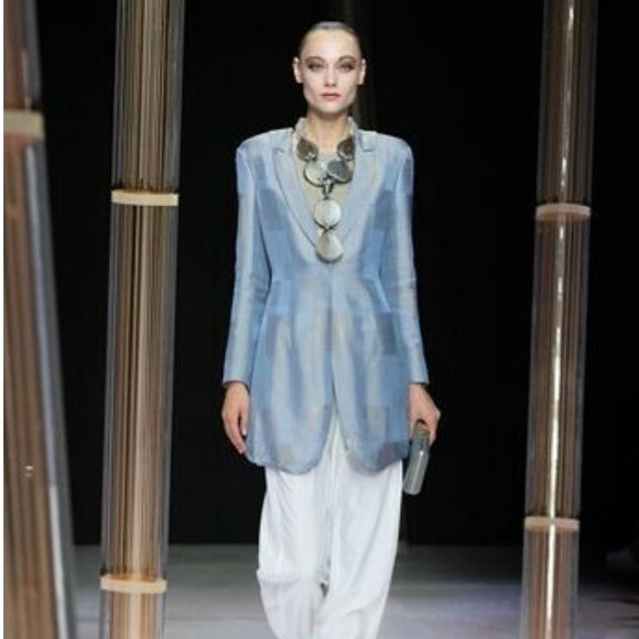 Giorgio Armani Runway STUNNING Size 46 Sold Out!!! Spring Summer collection 2023 - Picture 2 of 13